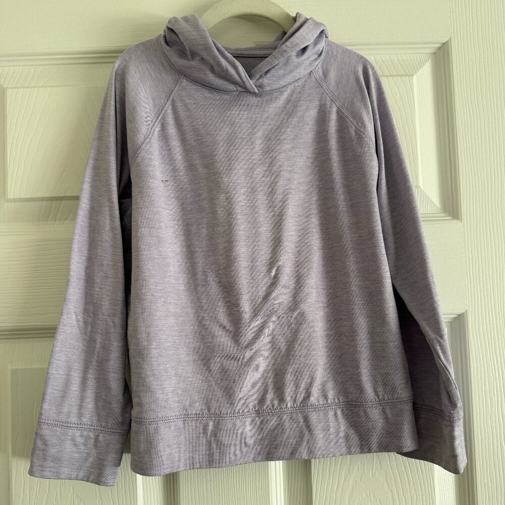 Crewcuts light purple t-shirt hoodie // Size 6 // GUC